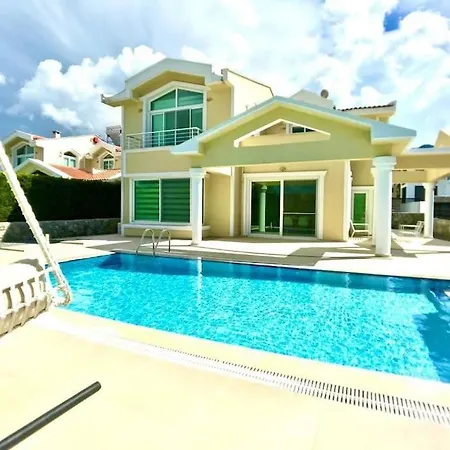 Holiday * Karavas (Northern Cyprus)